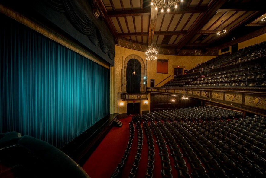 Theatre & Comedy